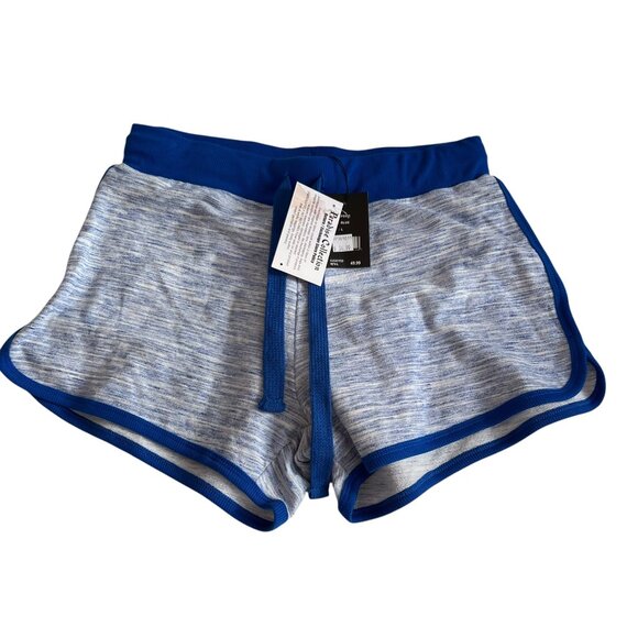 Red Fox shorts - Picture 1 of 3